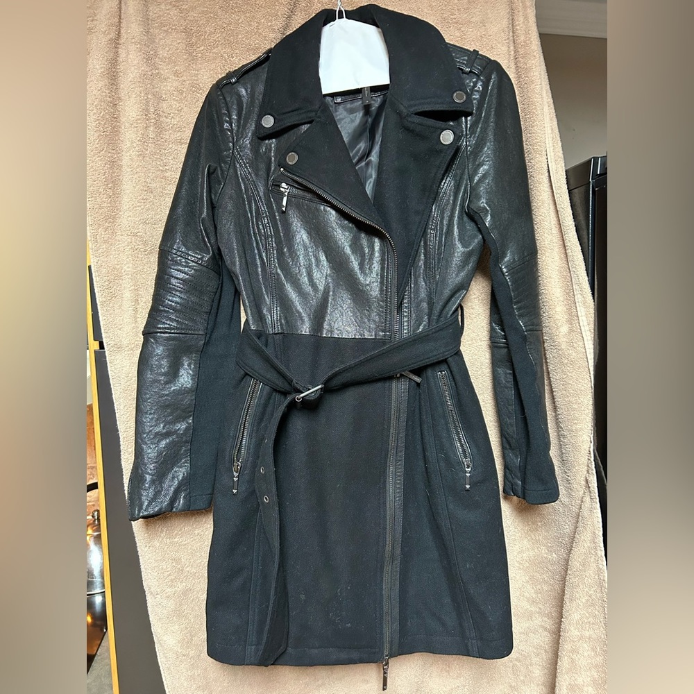 BCBG Max Azria Trench-coat